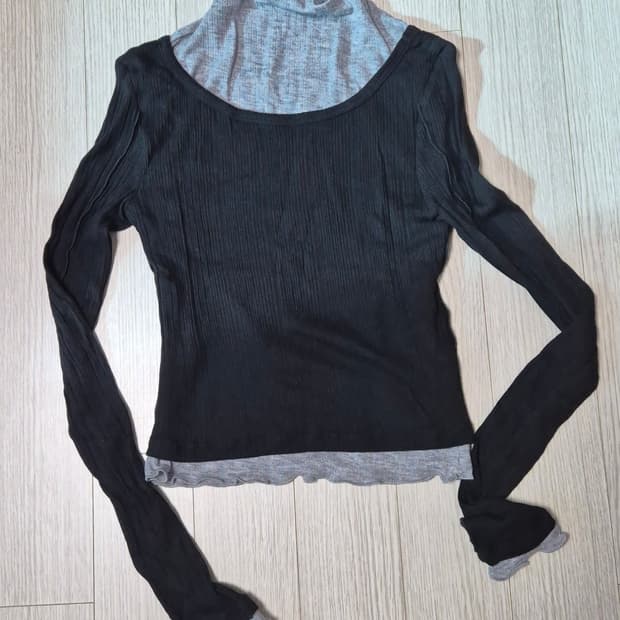 에잇세컨즈 레이어드 티셔츠