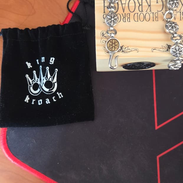 킹크로치 스노우볼 팔찌