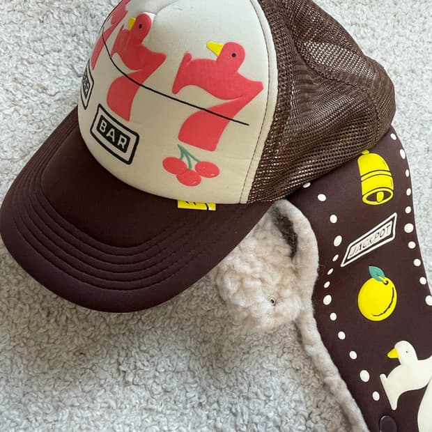 캐피탈 럭키 배터리 버드 트루퍼햇