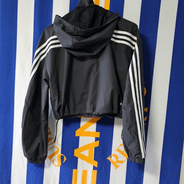 아디다스 삼선 크롭 후드 바람막이 블랙