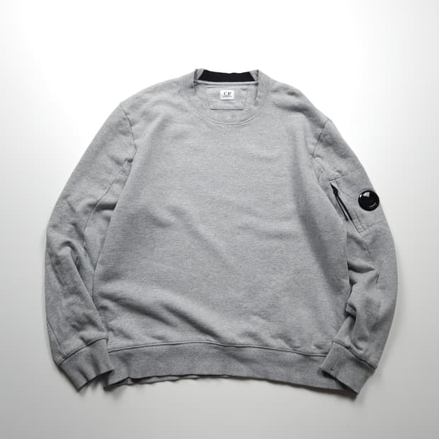 CP컴퍼니 렌즈 와펜 그레이 맨투맨 (XL)