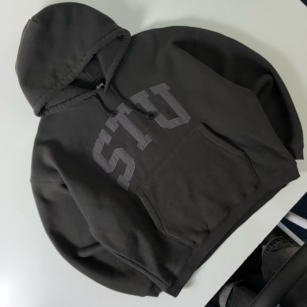 Stussy  스투시 스투 아플리케 블랙 후드티 