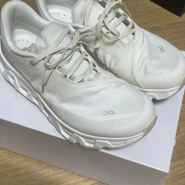 온 러닝 x 포스트 아카이브 팩션 (파프) 클라우드 몬스터 하이퍼 화이트