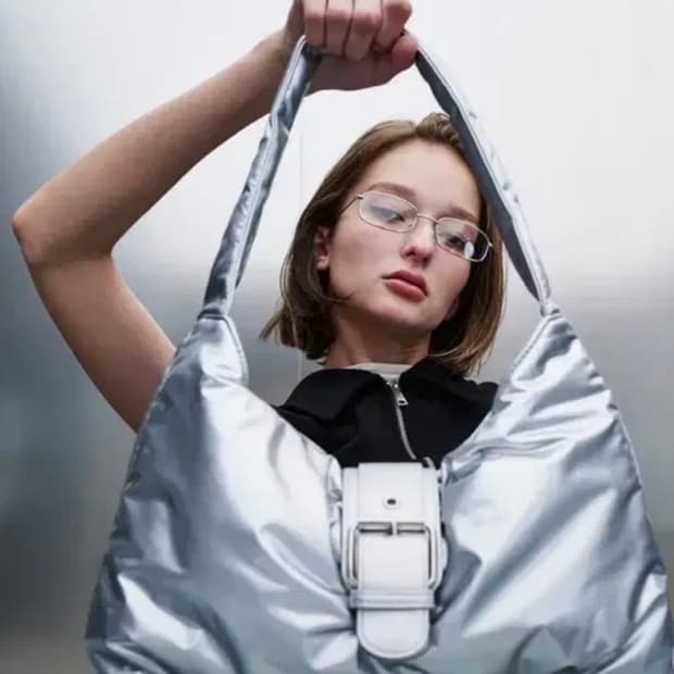 스퀘어라인 Falle 팔레 실버숄더백 가방 패딩백