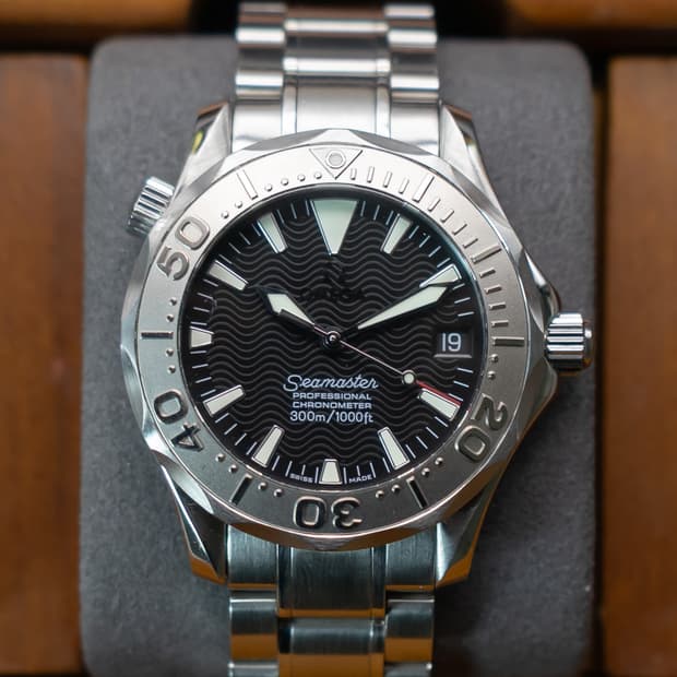 오메가 씨마스터 300 화이트골드 베젤 오토매틱 시계