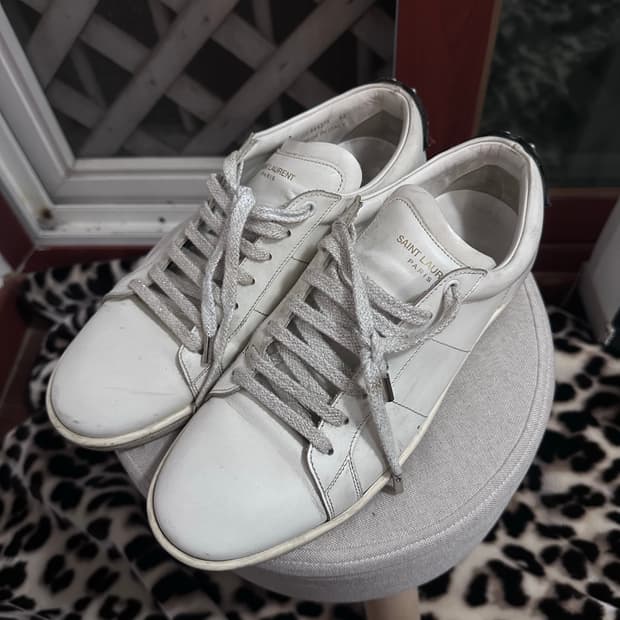 생로랑 뽀뽀 스니커즈 사이즈 42