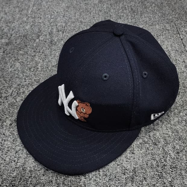 뉴에라 X 라인프렌즈 뉴욕양키즈 곰돌이 9FIFTY 스냅백 모자 M-L