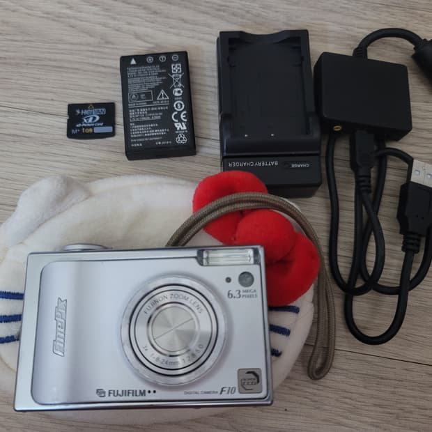 Fujifilm Finepix F10 빈티지디카
