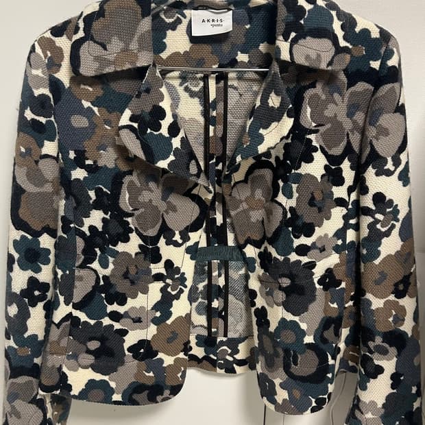 아크리스 푼토 자켓