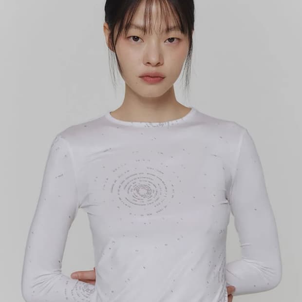 아모멘토 PRINTED ROUND LONG SLEEVE T-SHIRT_W