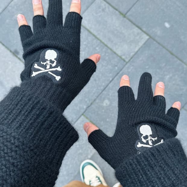 마스터마인드 미들핑거 캐시미어 울혼방 장갑