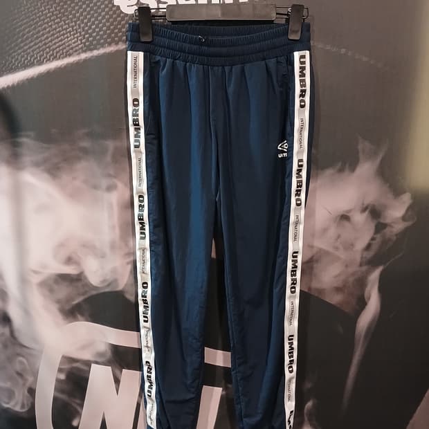 엄브로 트레이닝 바지