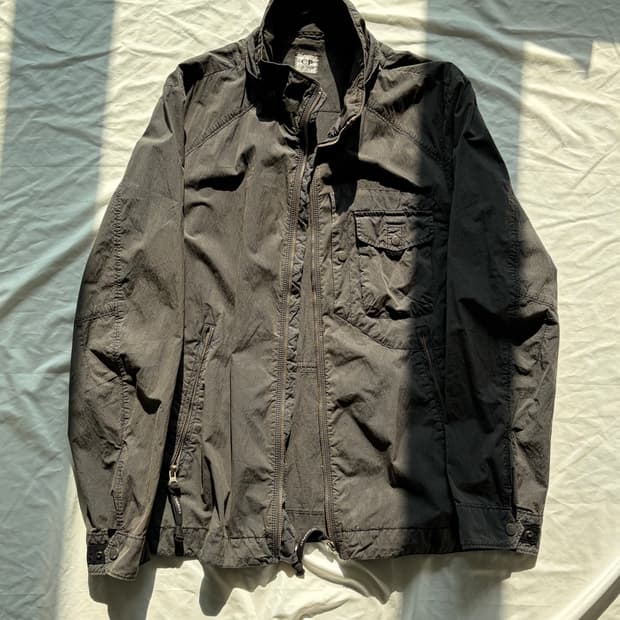 cp 컴퍼니 가먼트 다잉 집업 자켓