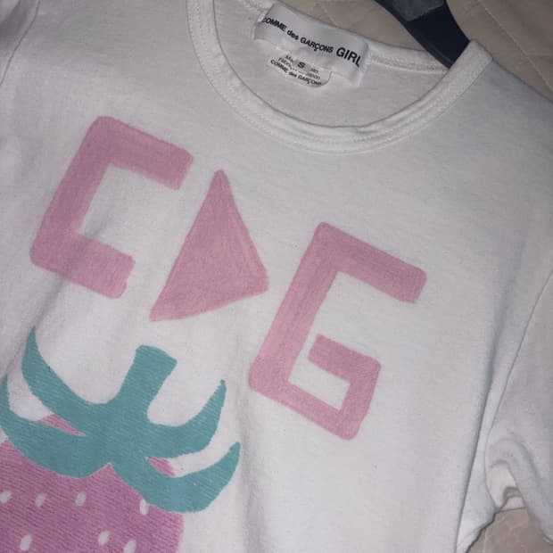 Comme des Garons gril Strawberry T-shirt