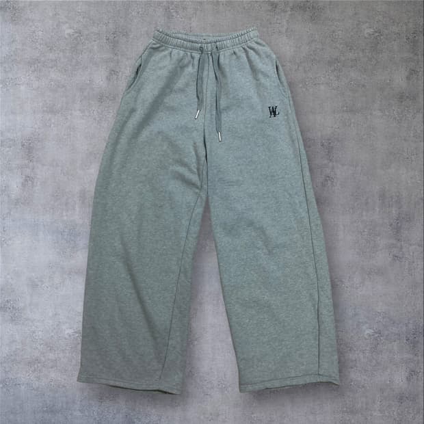 우알롱 스몰 로고 와이드 핏 스웻 팬츠
