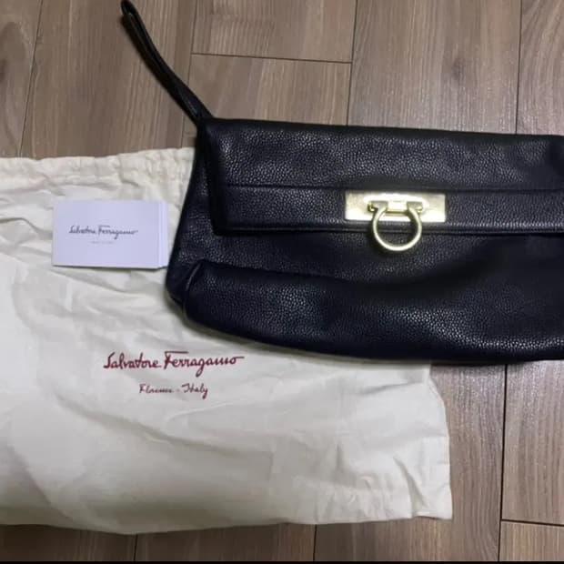 페라가모 메이 클러치백