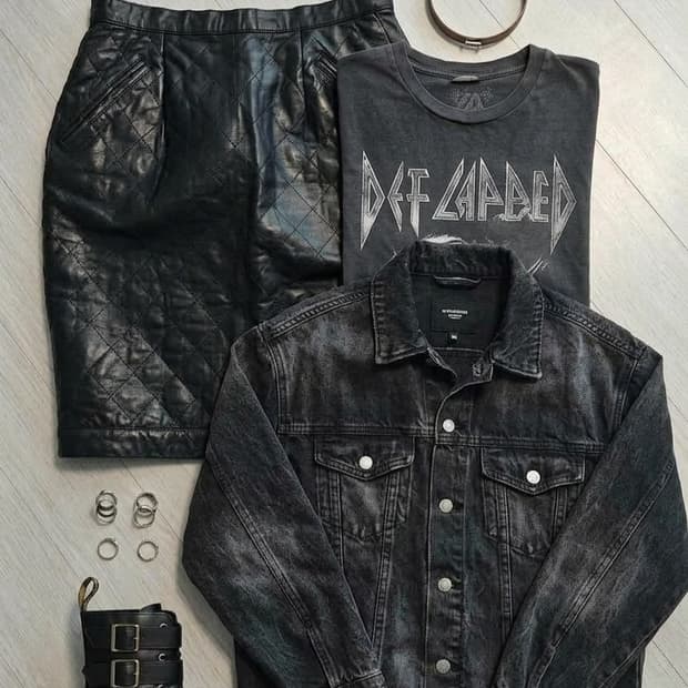 고급스러운 소가죽 퀼팅 미디 스커트