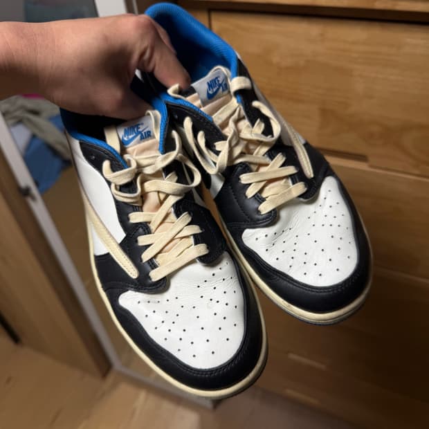 나이키 조던1 트래비스 스캇 프라그먼트 로우 280