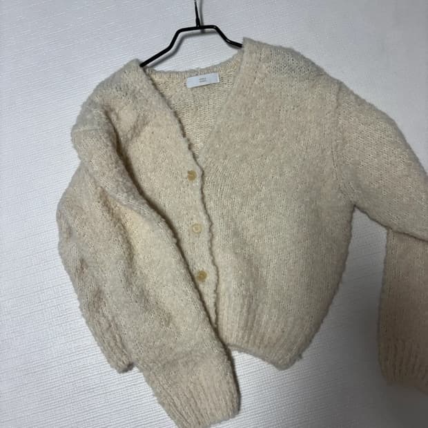 안젤로비안코 울 부클 니트가디건