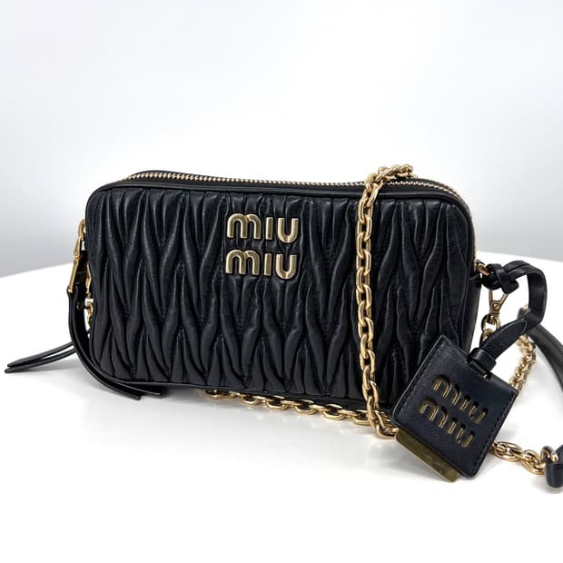 미우미우 마테라쎄 더블 지퍼 체인 크로스백 블랙 (5BP045)