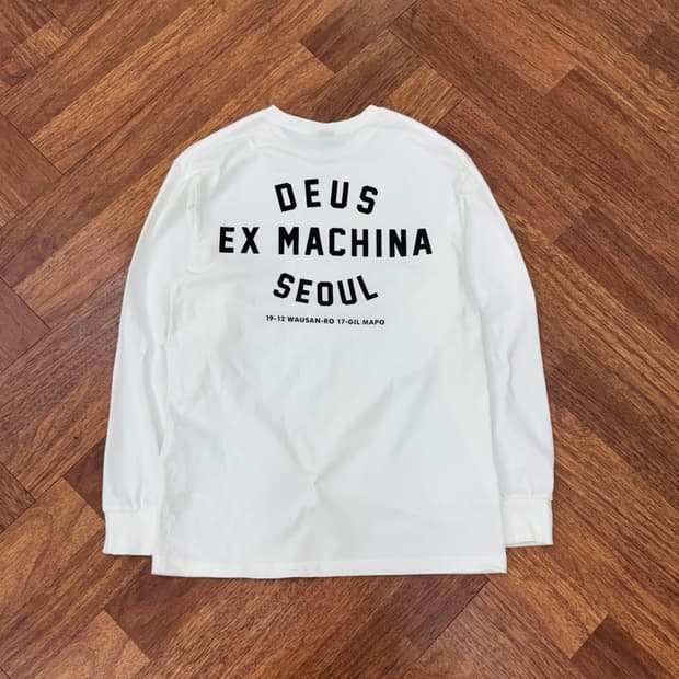 M DEUS 데우스 엑스 마키나 서울 컬리지 롱슬리브 티셔츠