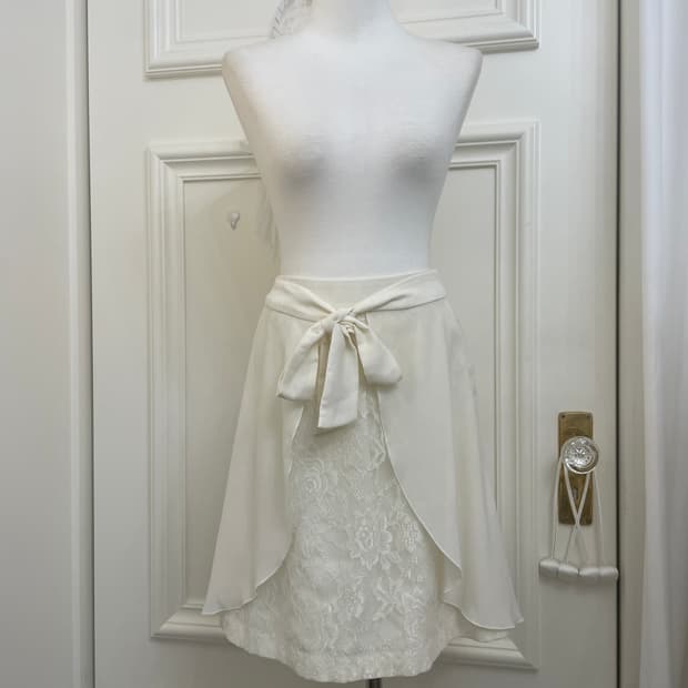 EF-DE lace bow midi skirt(size-9)