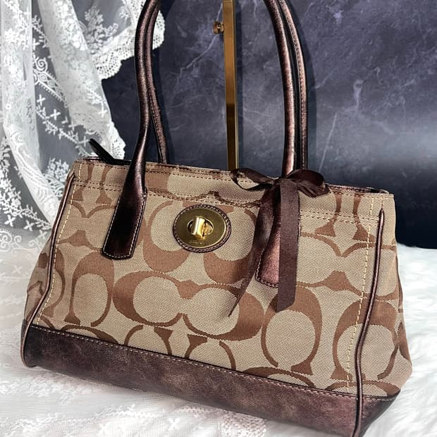 Coach Espresso Latte Signature Turnlock 