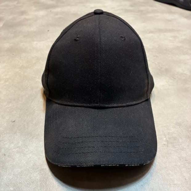 VETEMENTS Logo Tape Baseball Cap Black