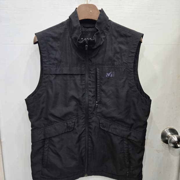 95,M )) MILLET 밀레 조끼! 깔끔한 디자인 조끼!~