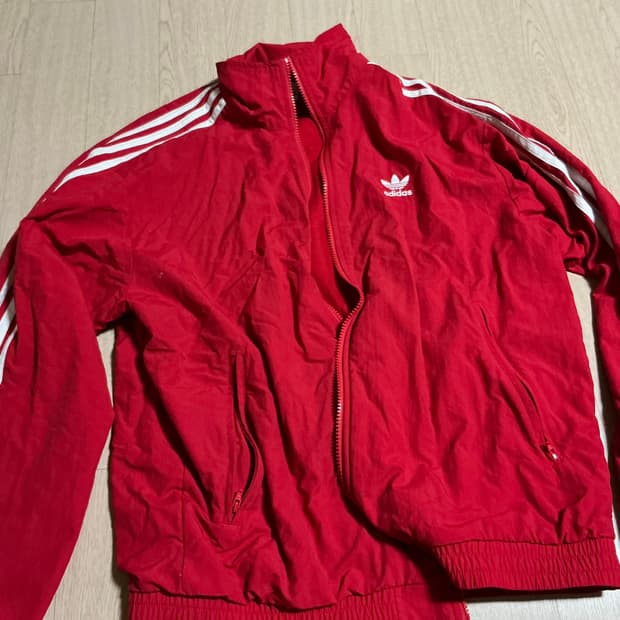 나이키레드바람막이