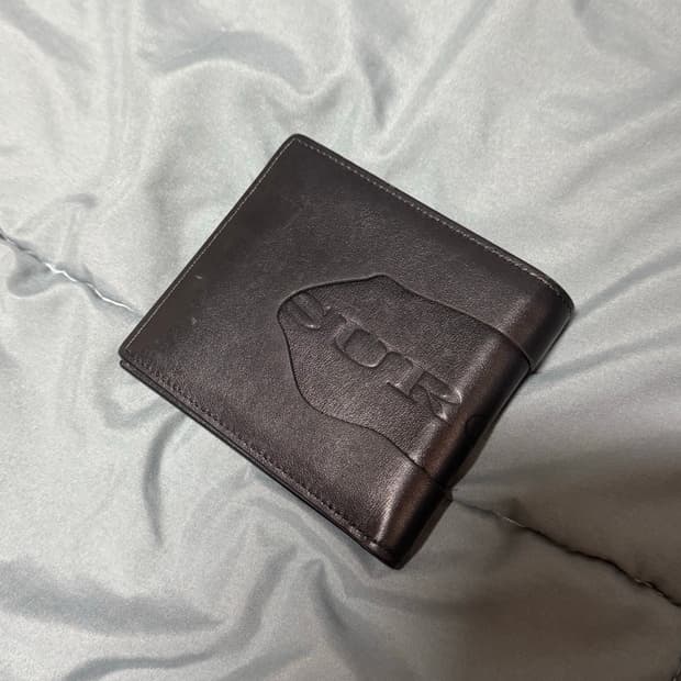 써저리 디스트로이드 로고 반지갑