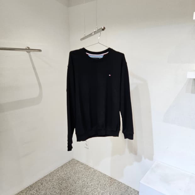 타미힐피거 라운드 맨투맨