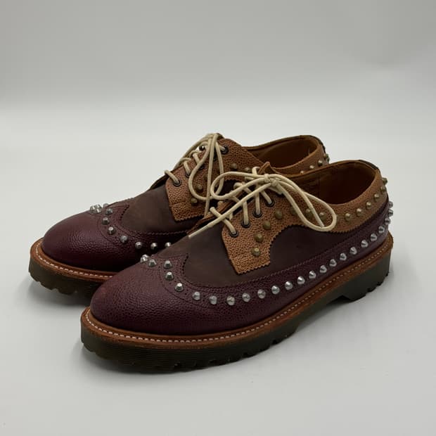닥터마틴 스터드 윙팁로퍼