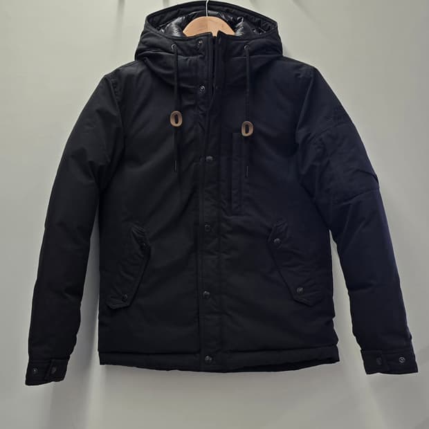 노스페이스 여성 화이트라벨 덕다운패딩.
싸이즈 85