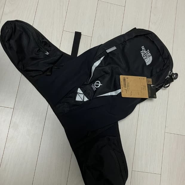 노스페이스 정품 백팩 6L 블랙 미사용 새제품