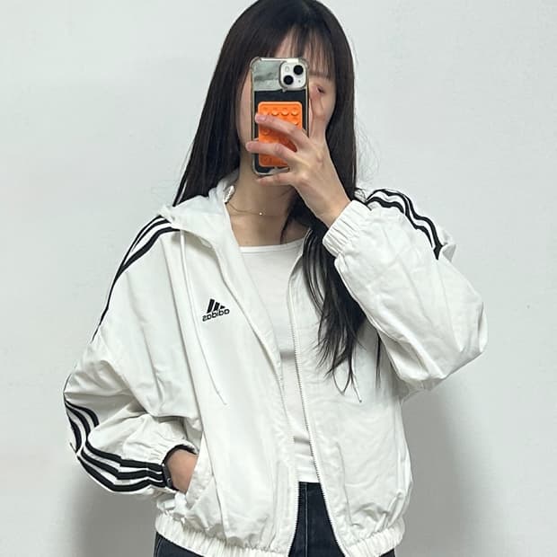 아디다스 자수로고 우븐 크롭 바람막이