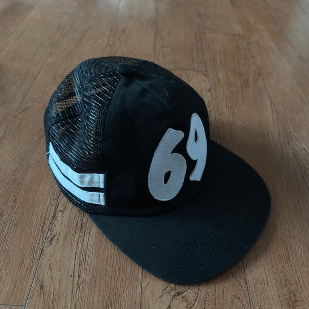 LIFE IS UNFAIR 캡모자