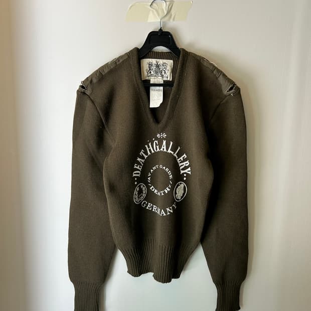 by KHAKI DESIGN 레터링 니트 distressed knit