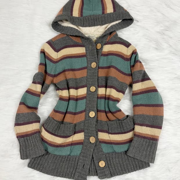 양털 무지개떡 너드 후드 우드단추 미사 임수정깔