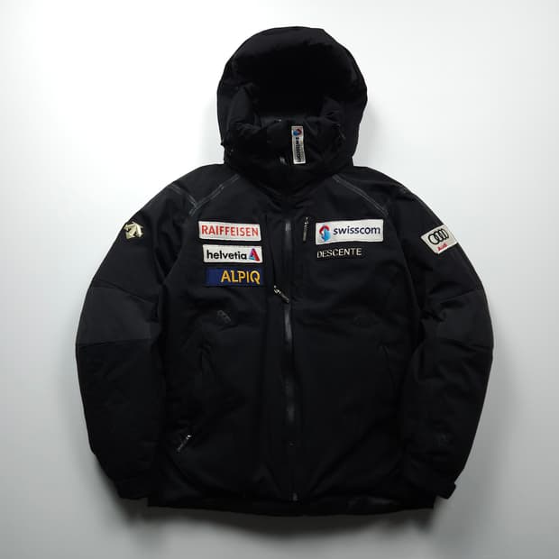 데상트 아우디 스위스 스키 다운 패딩 (XL)