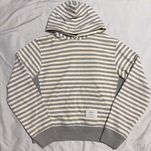Thom Browne 톰브라운 스트라이프 후드티 그레이 1