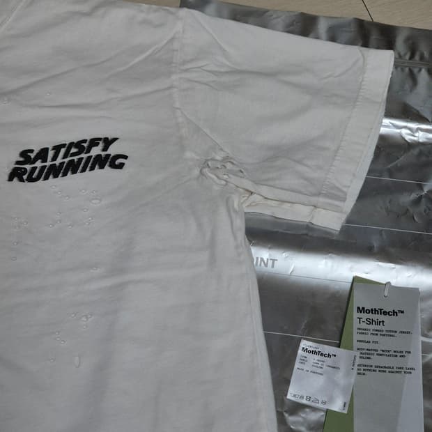 새티스파이 모스테크 티셔츠 오프 화이트 L