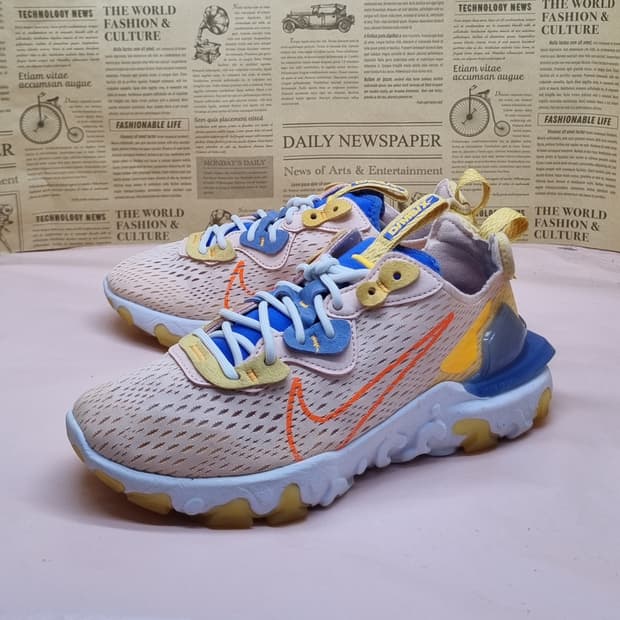 나이키 리액트 비젼 코랄 여성운동화245