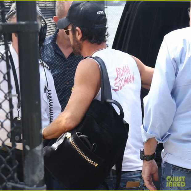 톰포드 스웨이드 블랙 스웨이드 버클 백팩