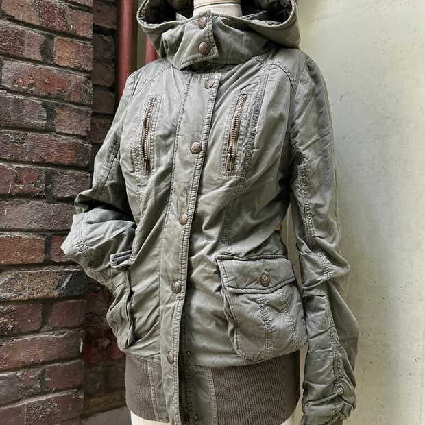 *RARE* 2000s pendora 셔링 디테일 y2k 야상자켓