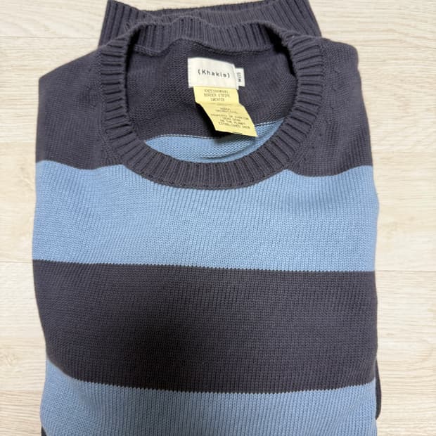 [m] 카키스 보더 스트라이프 스웨터 팝니다