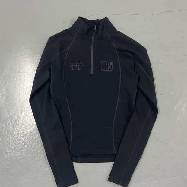 플라스틱프로덕트 우먼 하프넥 탑