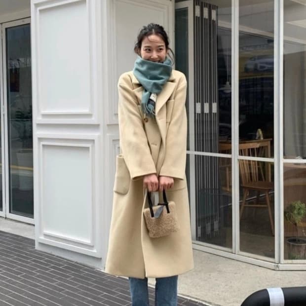 유어네임히얼 정성이 코트 (류이서 착용)