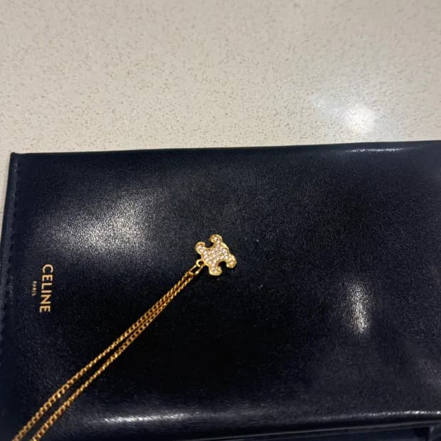 셀린느 트리옹프 목걸이 (풀박스/인보이스)