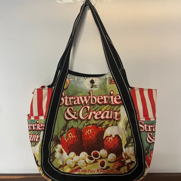 딸기크림 빅토트백 